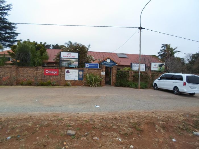 For Sale: Commercial Veterinary Clinic with 3-bedroom mansion in Lyttelton Manor.