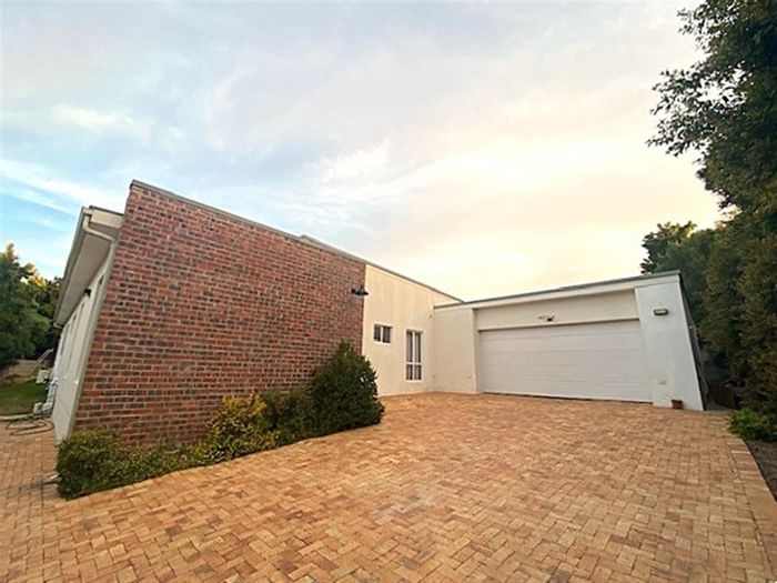 To Rent: Spacious 4-bedroom house in Steynsrust with pool, security, and garage.