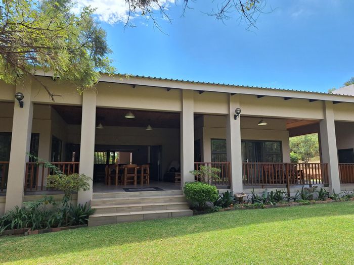 For Sale: House in Kranspoort with pool, braai area, and additional stand.