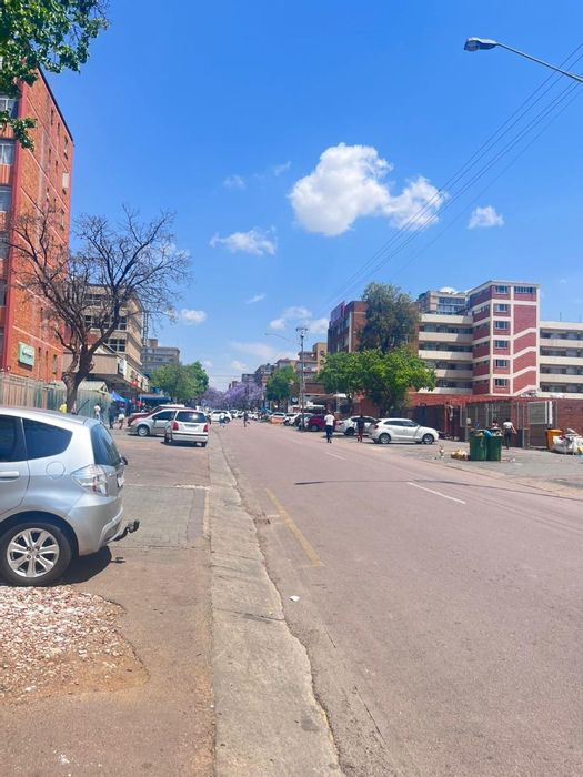 Sunnyside Apartment For Sale: 1 bedroom, convenient layout, close to local amenities.