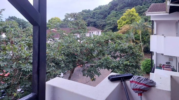 For Sale: Apartment in Manor Gardens with 2 bedrooms, pool, and secure access.