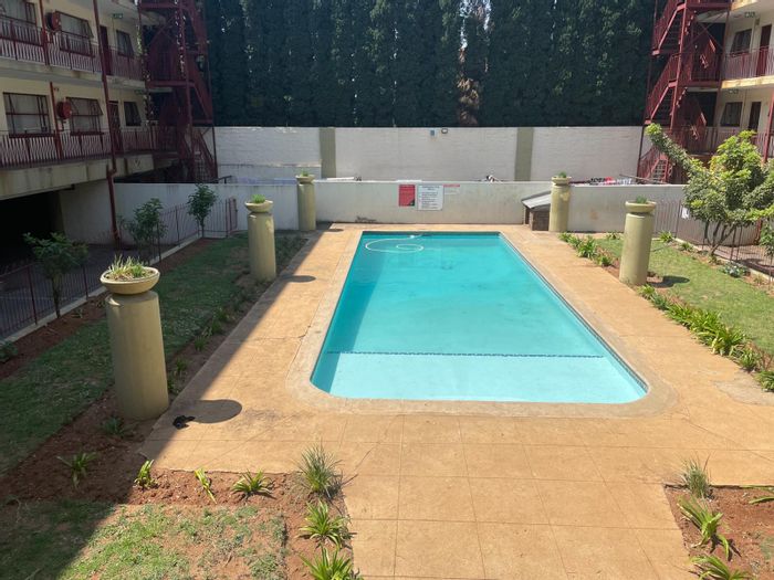 Kensington B Apartment For Sale: 1 Bed, 1 Bath, Secure Parking, Great Views.