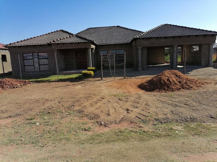 For Sale: House in Seshego with 4 bedrooms, garage, and spacious outdoor area.