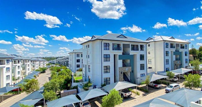 For Sale: Apartment in Modderfontein with gym, pool, and 24-hour security.