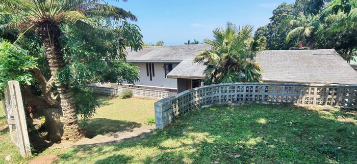 House for Sale in Margate Central: 5 bedrooms, double garage, flatlet, spacious garden.