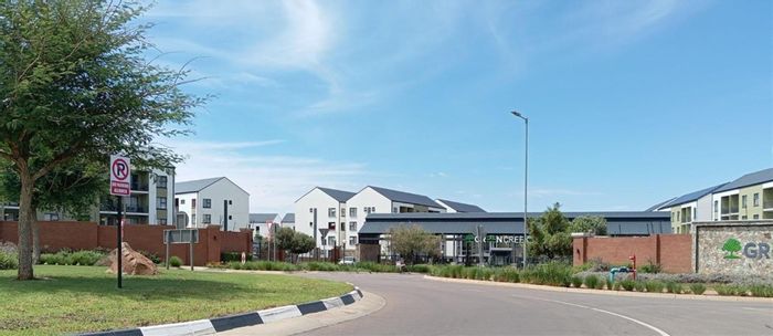 1 Bedroom House For Sale in Greencreek Lifestyle Estate with security and parking.