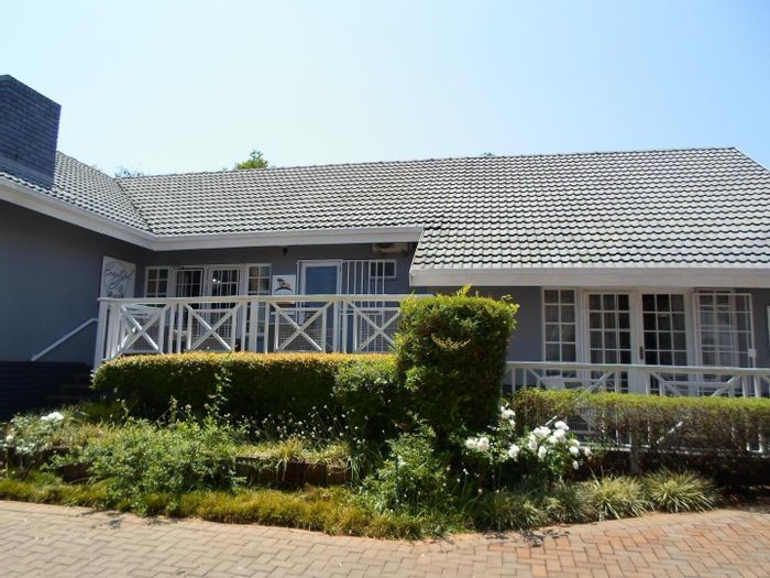 Die Hoewes Office For Sale: Multi-tenant, Gautrain proximity, strong rental income.