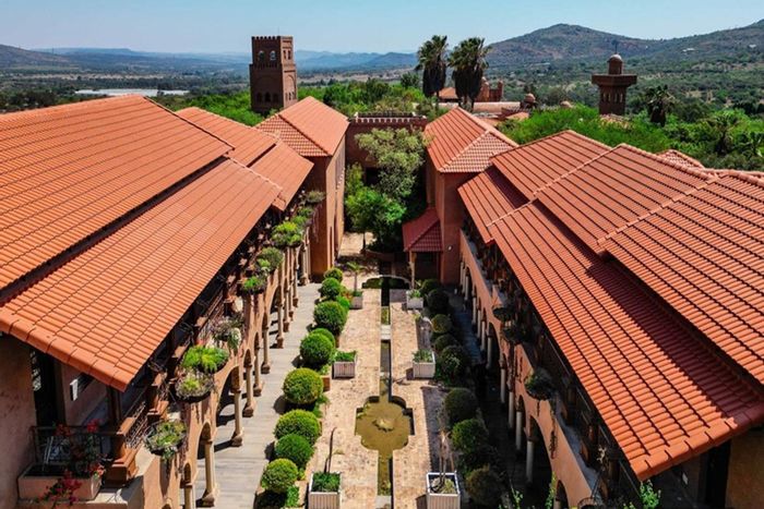 For Sale: House in Hartbeespoort Rural with hotel, art gallery, and residential properties.