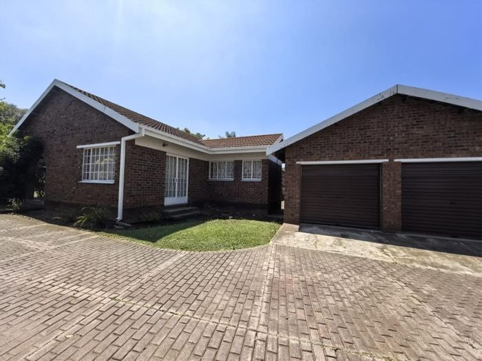 4-Bedroom House For Sale in Huttenheights with Double Garage and Servant's Quarters.