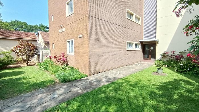 Glenwood Apartment For Sale: 2 Bedrooms, Fiber Internet, Shared Amenities, Convenient Living.