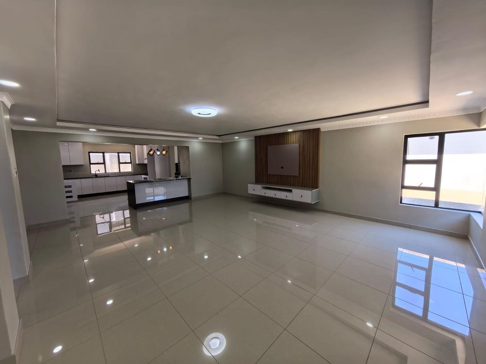 Openplan Lounge & Dining Room