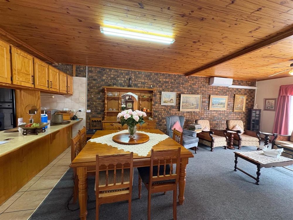 Dining room / kitchen