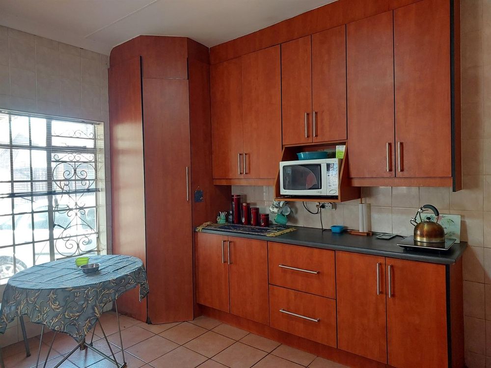 LARGE PANTRY CUPBOARD