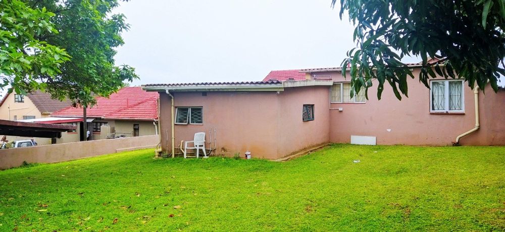 View of 2 bedroom flat