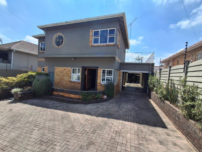 House For Sale in Orange Grove: 3 Bedrooms, Granny Flat, Off-Street Parking.