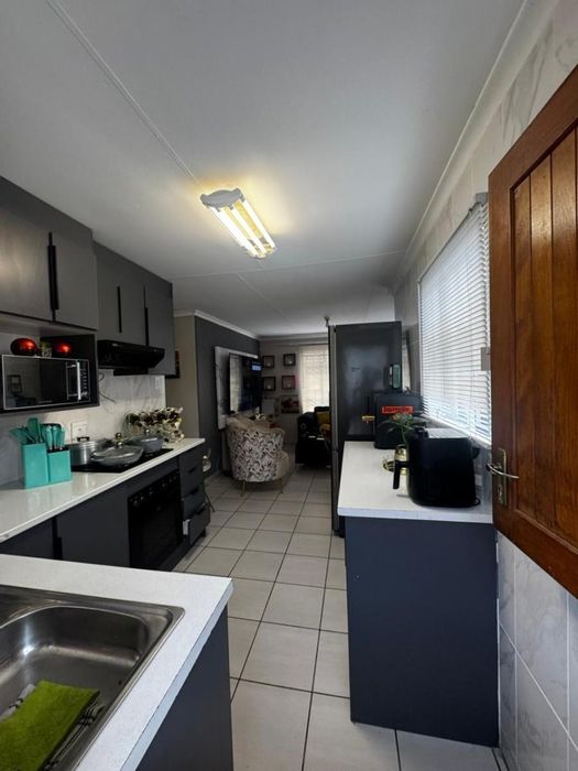 House for Sale in Tlhabane West: 3 Bedrooms, 1 Bathroom, spacious layout.