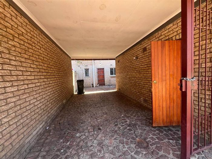 3-Bedroom House For Sale in Windsor with private backyard and garage.