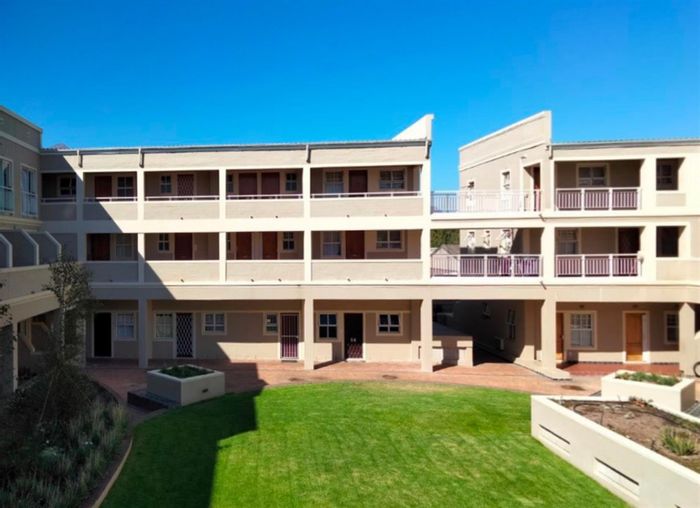 La Colline Apartment To Rent: 2 bedrooms, secure parking, convenient location.