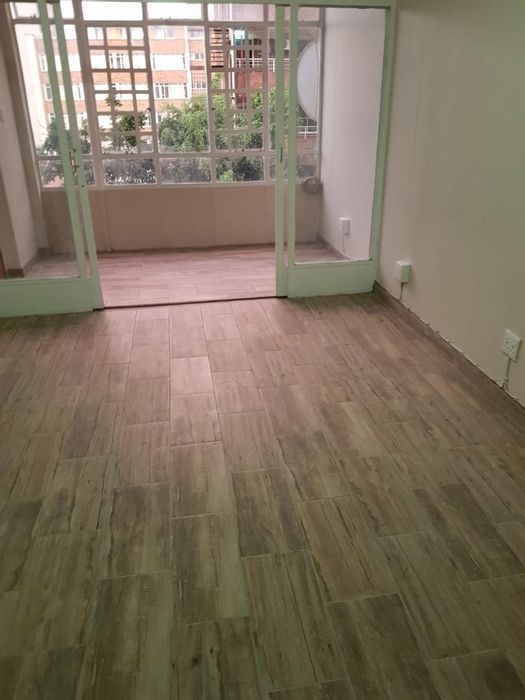 Sunnyside Apartment For Sale: 3 bedrooms, 24-hour security, convenient amenities.