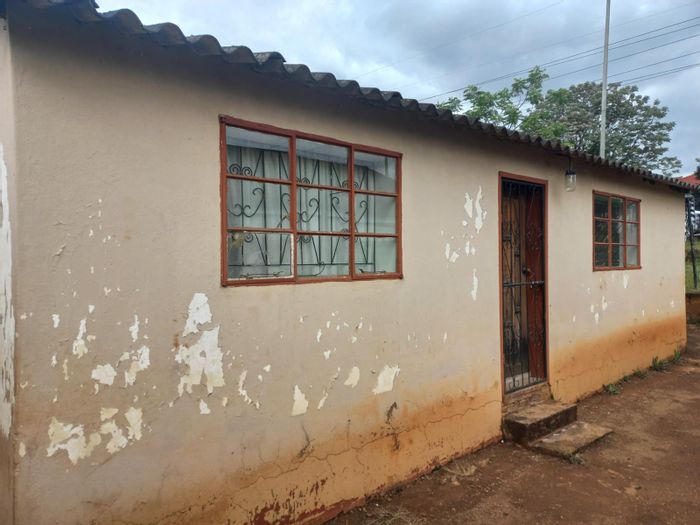 Imbali House For Sale: 2 bedrooms, outside building, spacious yard, great location.