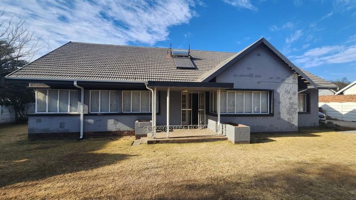 Rynfield House For Sale: 3 beds, flatlet, pool, garden, secure investment opportunity.