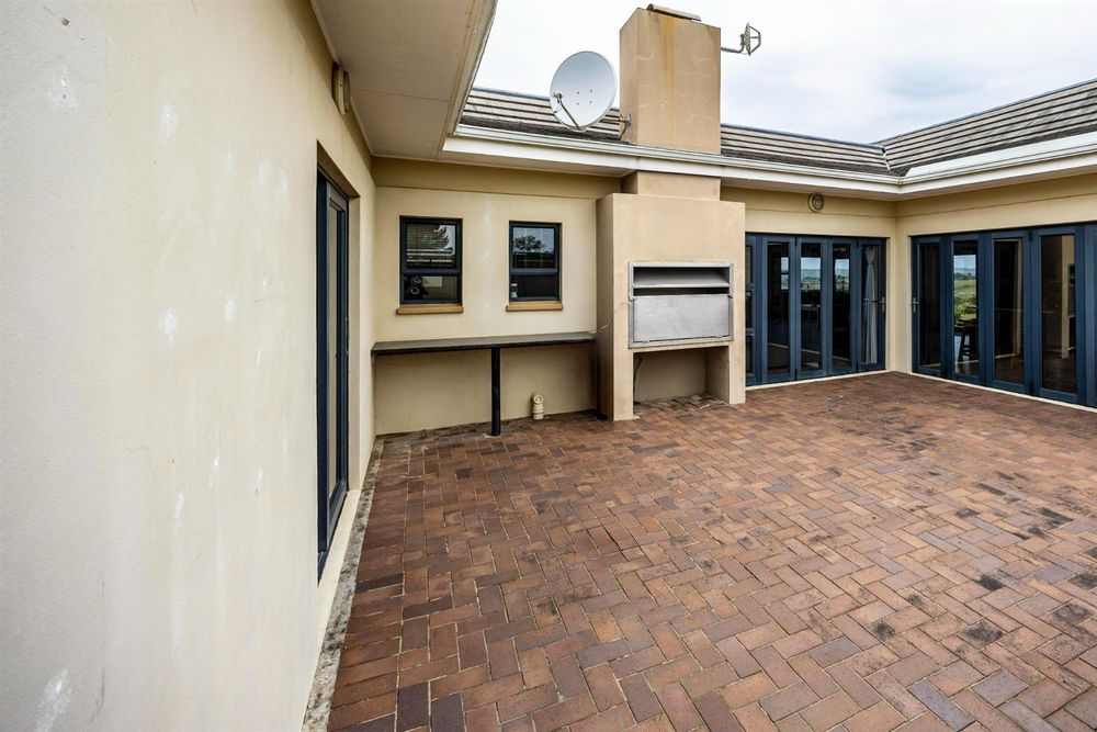 Courtyard with built in jet master