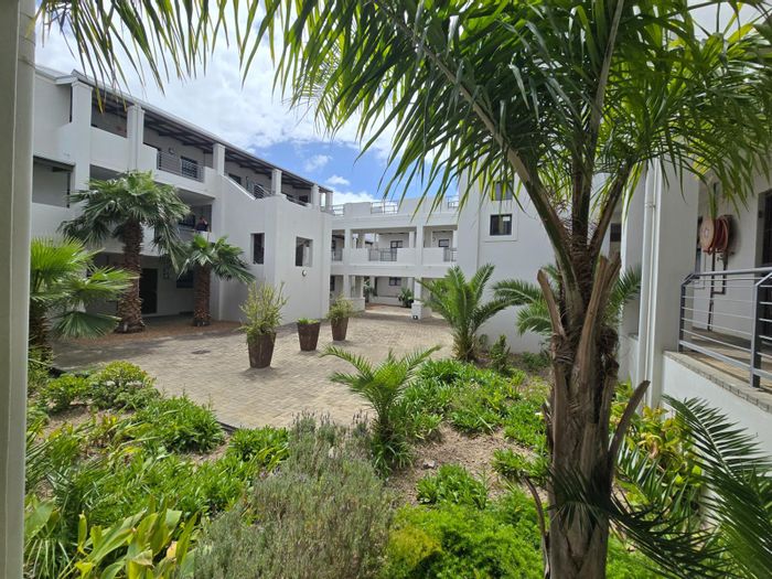 2 Bed, 2 Bath Apartment in Admirals Park To Rent with Parking and Fibre Ready.