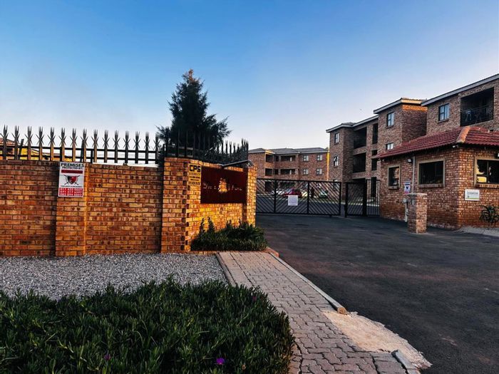 For Sale: 2-Bedroom Apartment in Albertsdal with Convenient Access and Investment Potential.