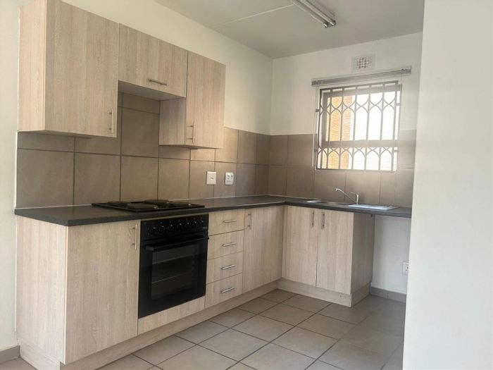 For Sale: 2-bedroom apartment in Albertsdal, close to amenities and R59 access.