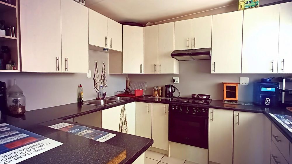 1 Bed flat kitchen