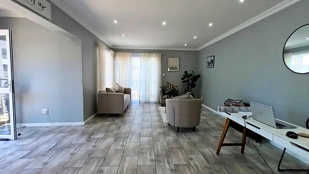 Dining and main lounge