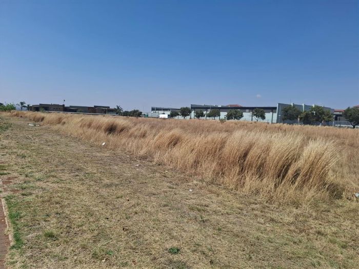 For Sale: Vacant Land Commercial in SAE Business Park, 15,403 m2, Business 2 zoning.