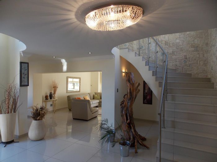 For Sale: House in Birdwood Estate with spacious living, en-suite bedrooms, and braai area.