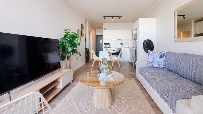 Furnished 2-Bedroom Apartment in Mossel Bay Central – Ideal Airbnb Investment Opportunity!