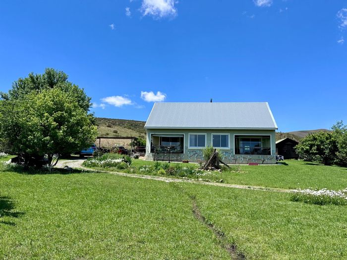 For Sale: Wakkerstroom Central Small Holding with en-suite bedrooms, spacious land, and versatile loft.