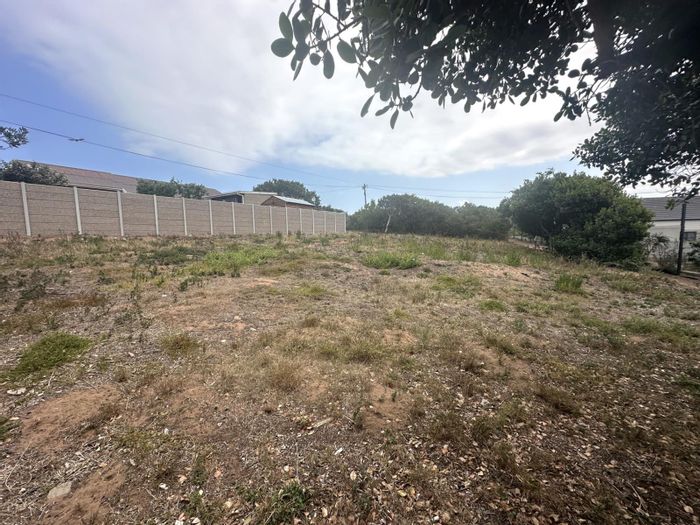 Vacant Land Residential for Sale in Tergniet: 910m² with mountain views, cul-de-sac.