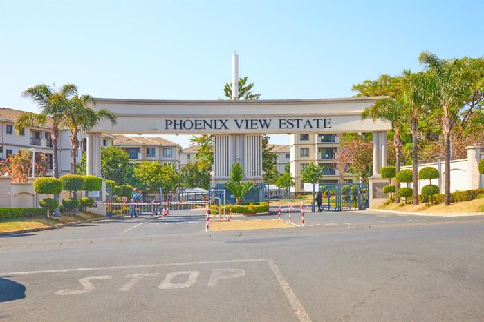 3-Bedroom Apartment in Noordwyk for Sale with Pool and Tennis Court Access.