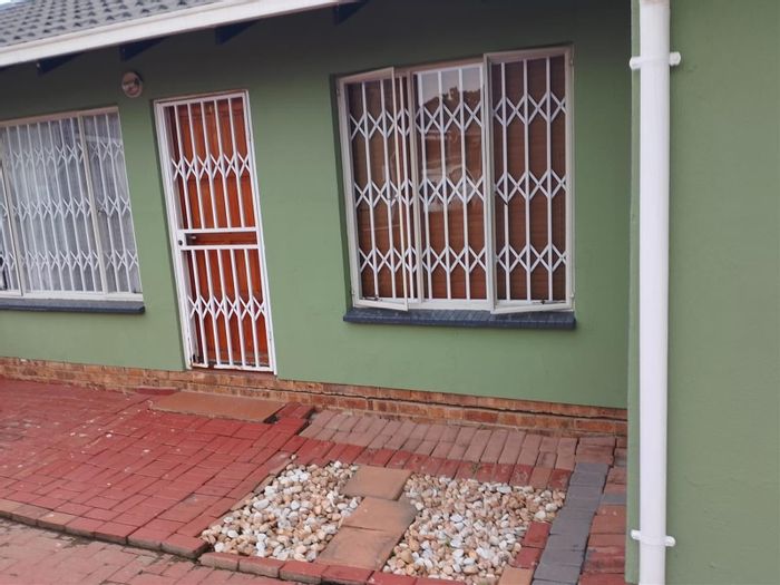 3-Bedroom Townhouse For Sale in Ormonde with secure complex and double carport.