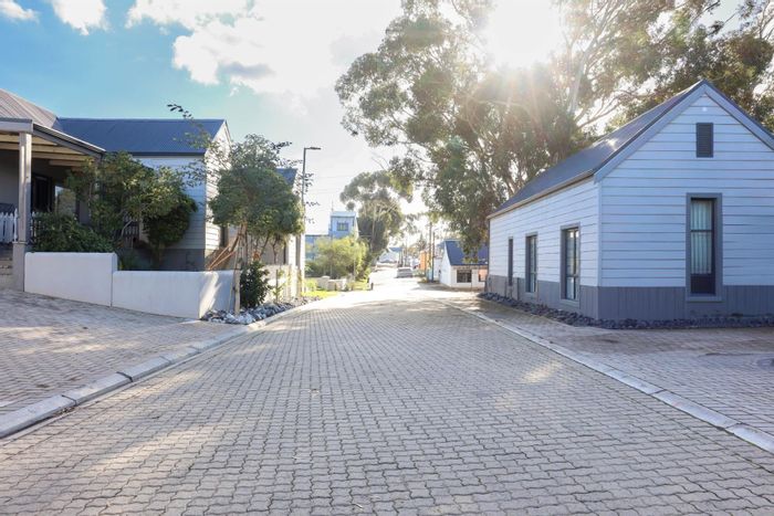 For Sale: House in Philadelphia with 3 beds, 2 baths, no transfer duty.