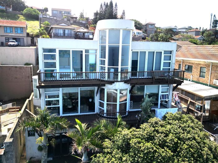 Spacious 5-bedroom house in Bluff with double garage and outdoor balcony. For Sale.