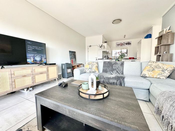 2Bed 2Bath Penthouse Apartment in Waterfall with Lifestyle Centre amenities, For Sale.