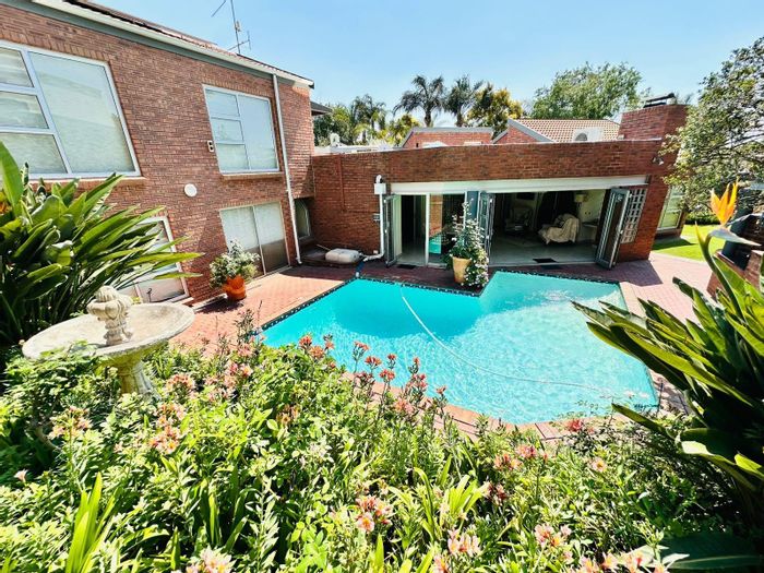 For Sale: House in Benmore Gardens with pool, wine cellar, and solar amenities.