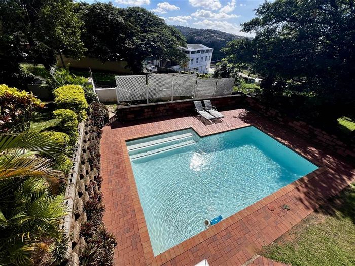 For Sale: Morningside Apartment with pool, clubhouse, and 24-hour security.