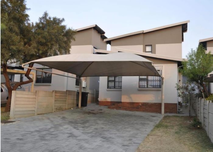 For Sale: House in Noordwyk with 3 bedrooms, 2 bathrooms, and secure parking.