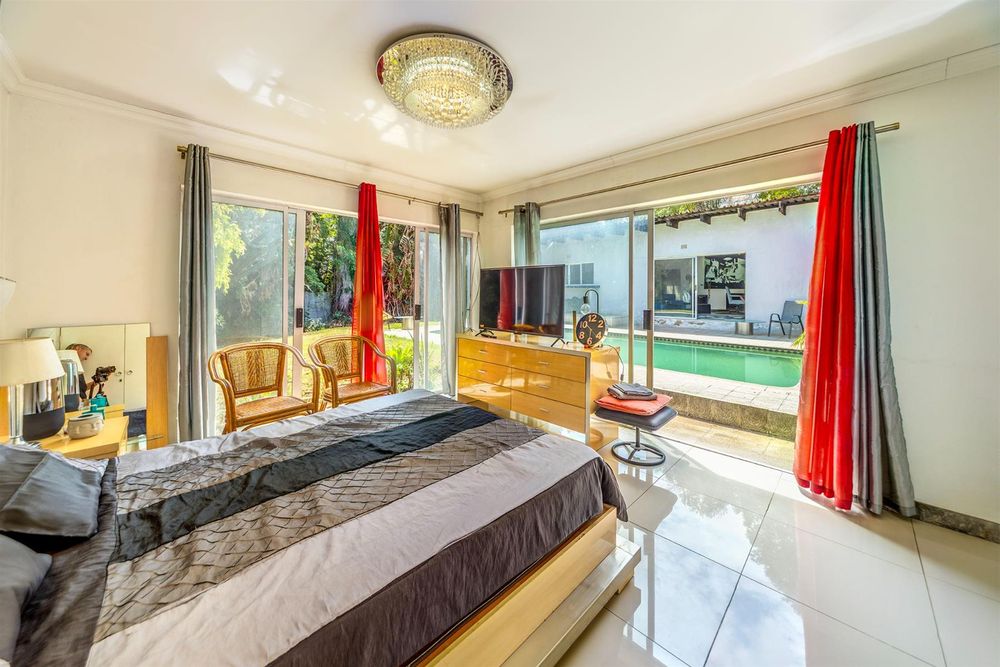 Main bedroom overlooking pool