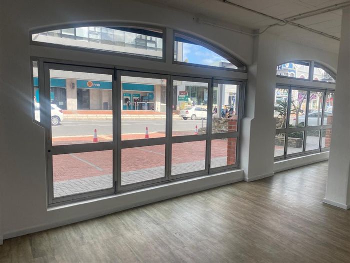 Retail space to rent in De Waterkant, 286m² with excellent visibility.