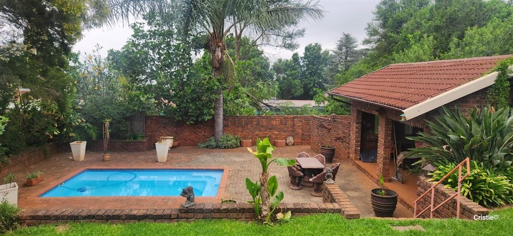 Lapa and Swiming Pool