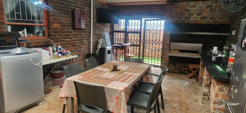 Built-In Braai Area