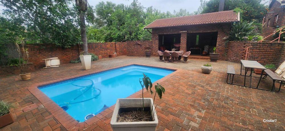 Lapa and Swiming Pool