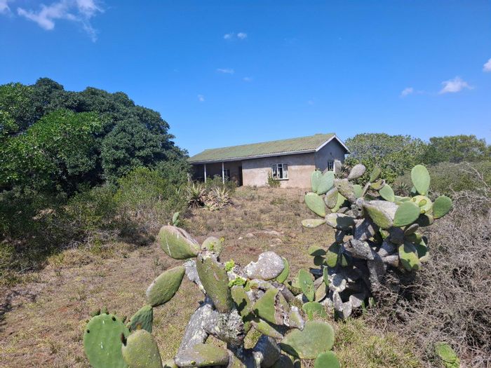 Gouritsmond Rural Farm for Sale: 279 Ha, cottage, borehole, diverse farming potential.